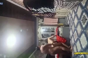 видео с молодой минетчицей - трахают в разных позах